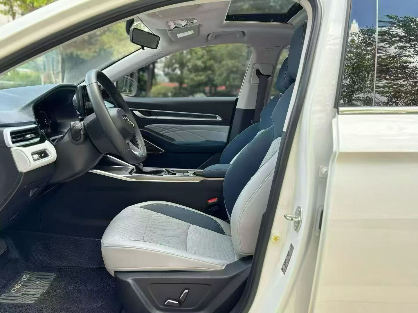 GEELY Emgrand 2022 #4 GEELY Emgrand 2022 car image #4