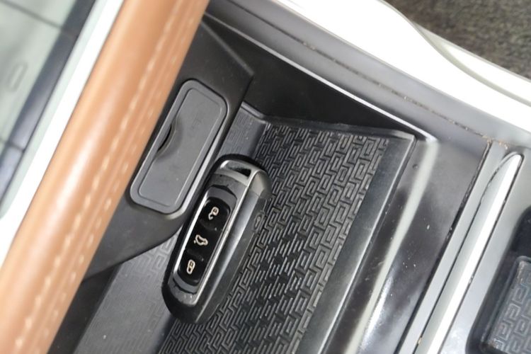 GEELY Vision X6 2019 car image #9