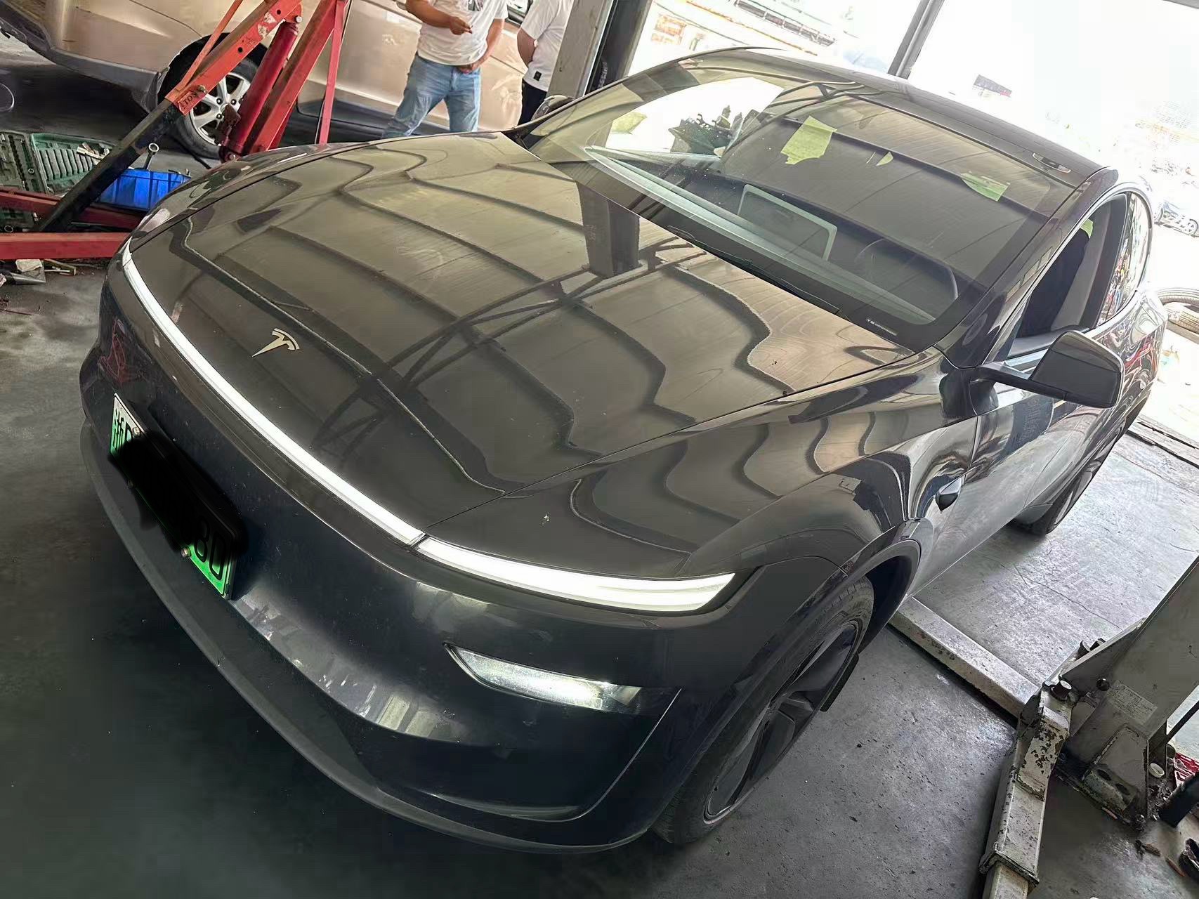 Tesla Model Y 2025 Tesla Model Y 2025 car image