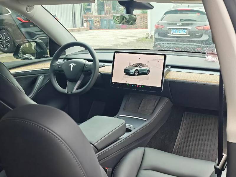 Tesla Model Y 2023 #5 Tesla Model Y 2023 immagine di auto #5
