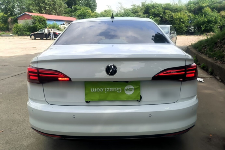 Volkswagen Bora 2021 car image #6