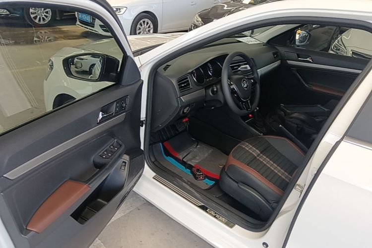 Volkswagen Lavida 2021 car image #16