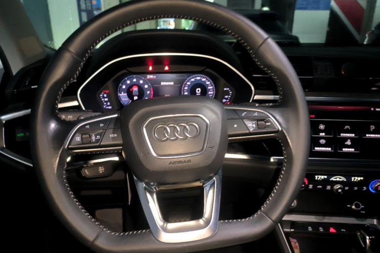 Audi Q3 2019 #11 Audi Q3 2019 car image #11