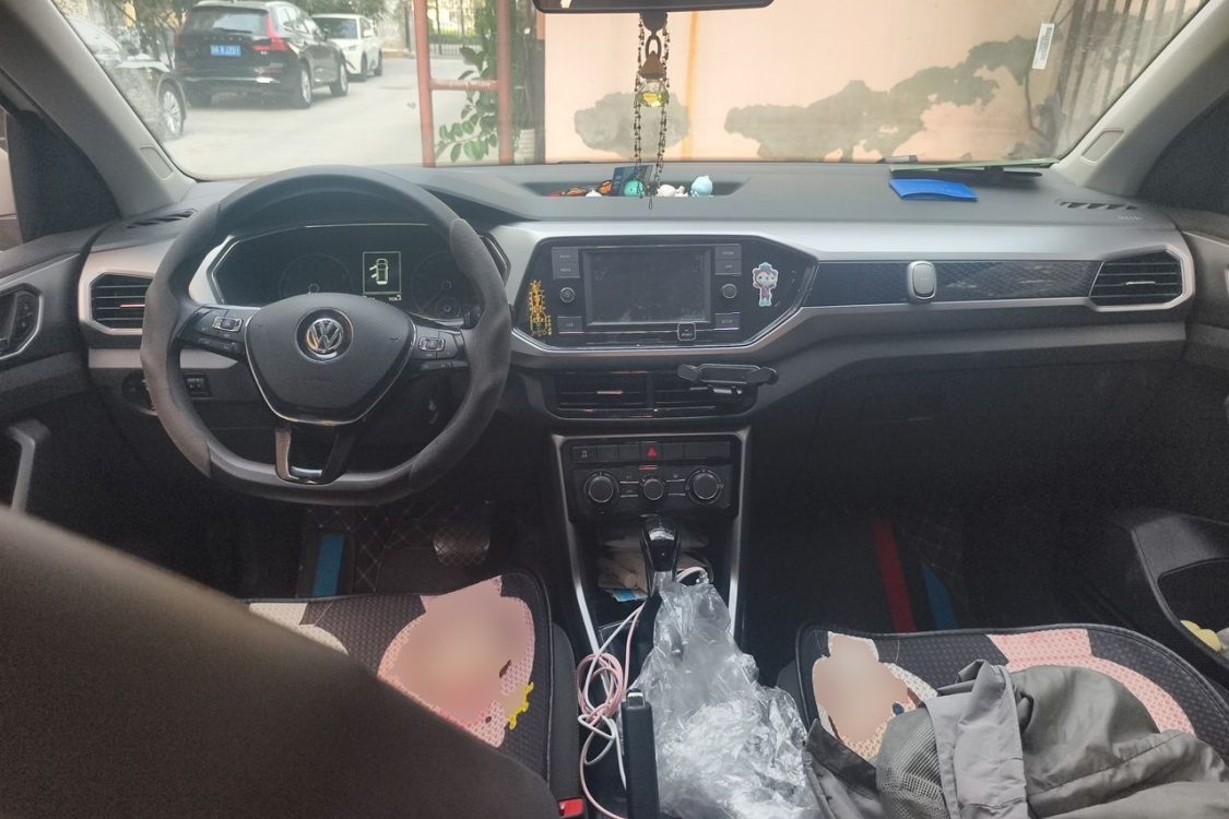 Volkswagen T-Cross 2020 car image #21