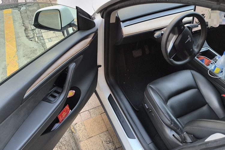 Tesla Model Y 2021 #13 Tesla Model Y 2021 car image #13