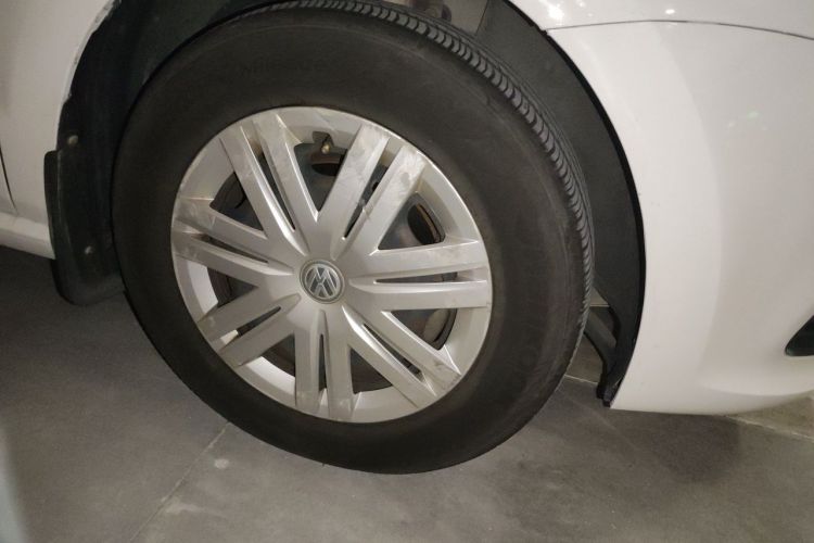 Volkswagen Polo 2016 car image #9
