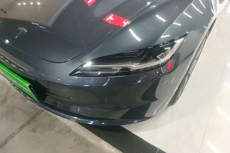 Tesla Model 3 2025 car image #23