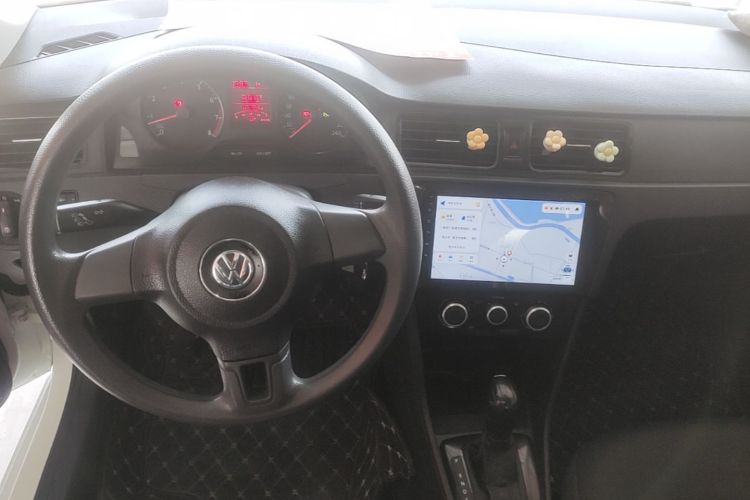 Volkswagen Santana 2016 car image #10