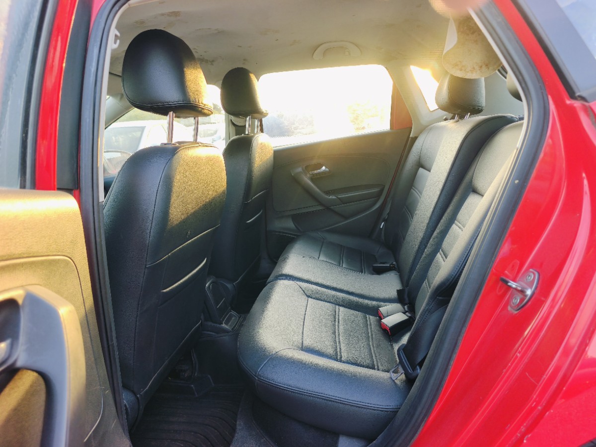 Volkswagen Polo 2014 car image #6