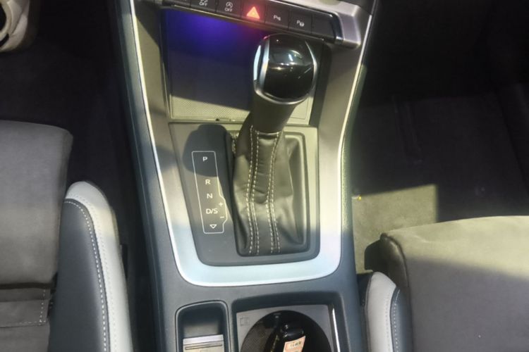 Audi Q3 2022 car image #14