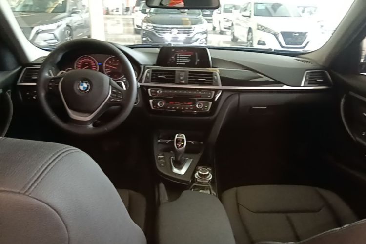 BMW 3 Series 2017 image de voiture #10