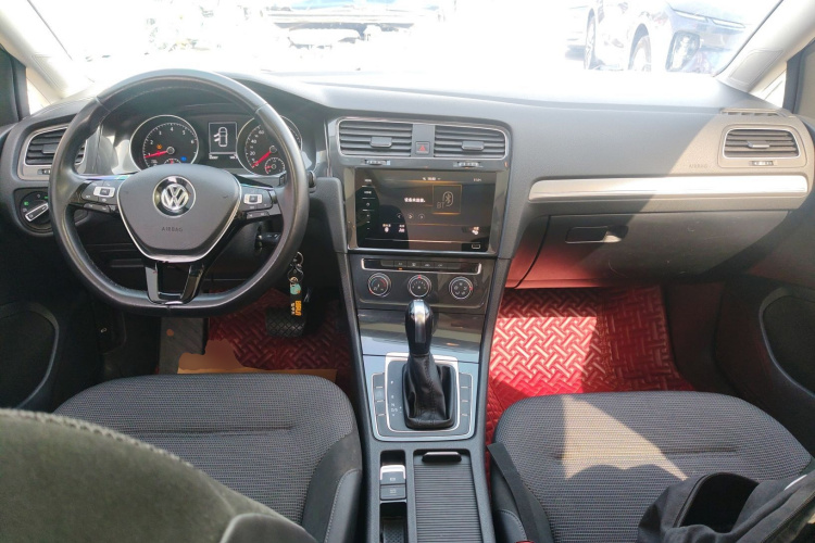 Volkswagen Golf 2020 صورة سيارة #10