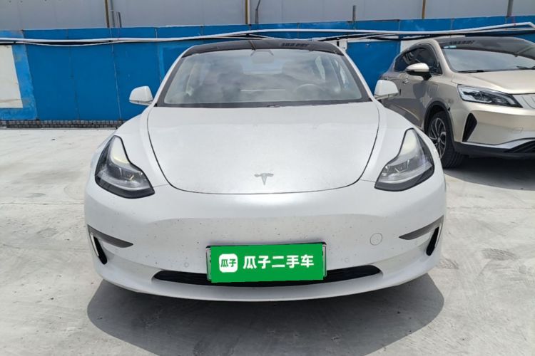 Tesla Model 3 2020 car image #3