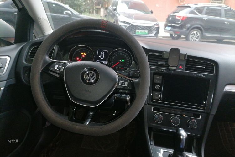 Volkswagen Golf 2019 car image #12