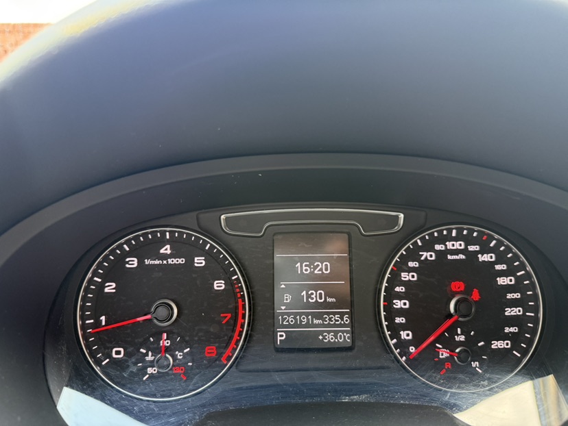 Audi Q3 2019 car image #7