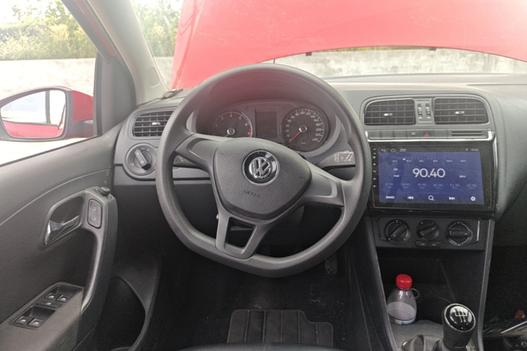 Volkswagen Polo 2015 #11 Volkswagen Polo 2015 car image #11