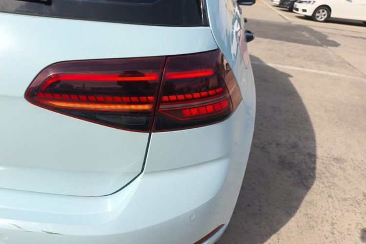 Volkswagen Golf 2019 #8 Volkswagen Golf 2019 car image #8