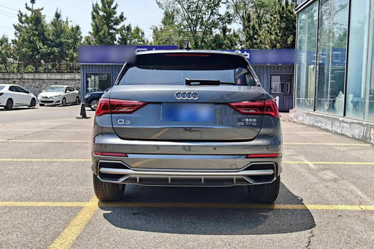 Audi Q3 2020 car image #6