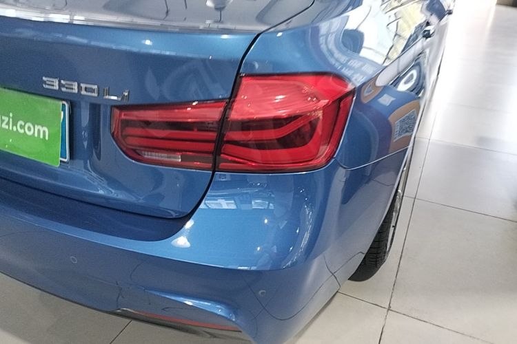 BMW 3 Series 2019 car image #8