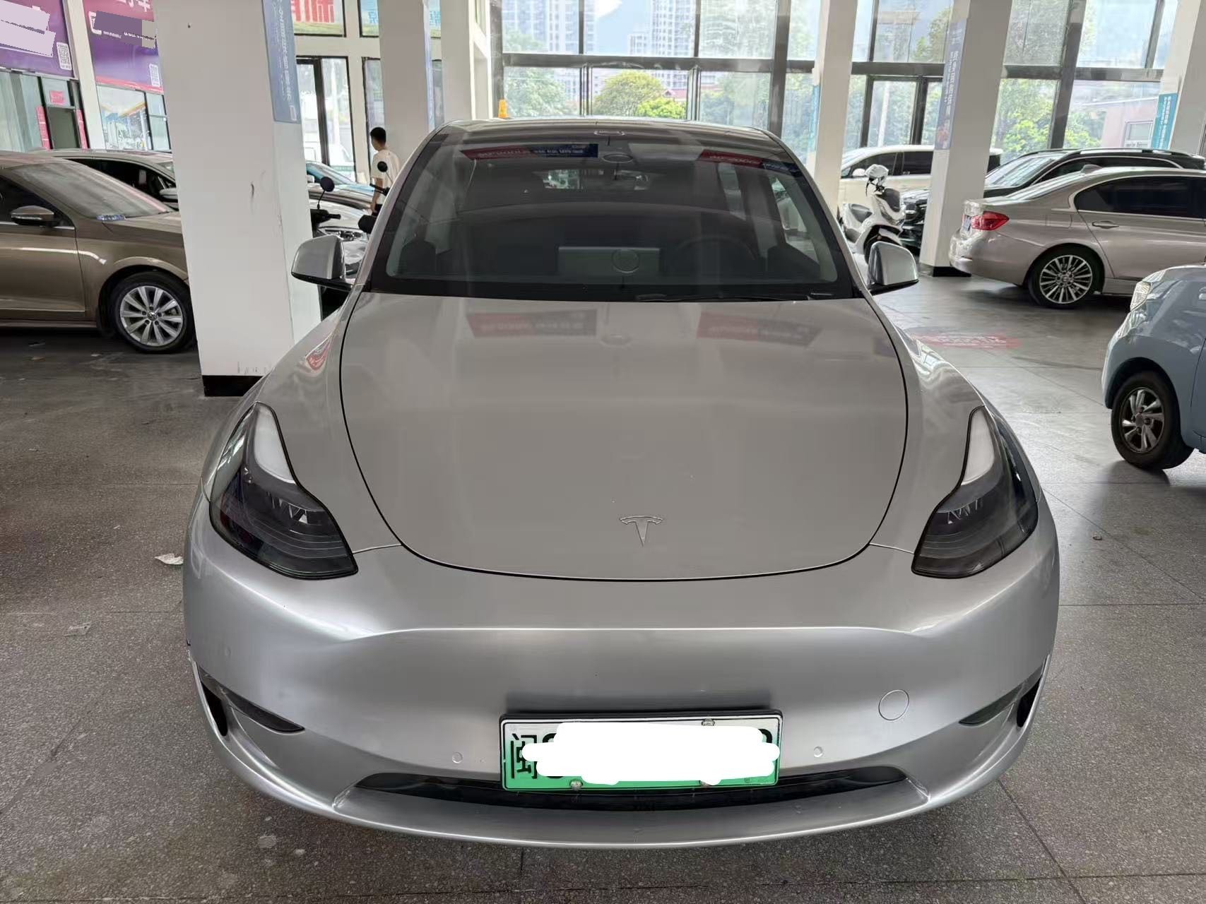 Tesla Model Y 2023 #2 Tesla Model Y 2023 car image #2