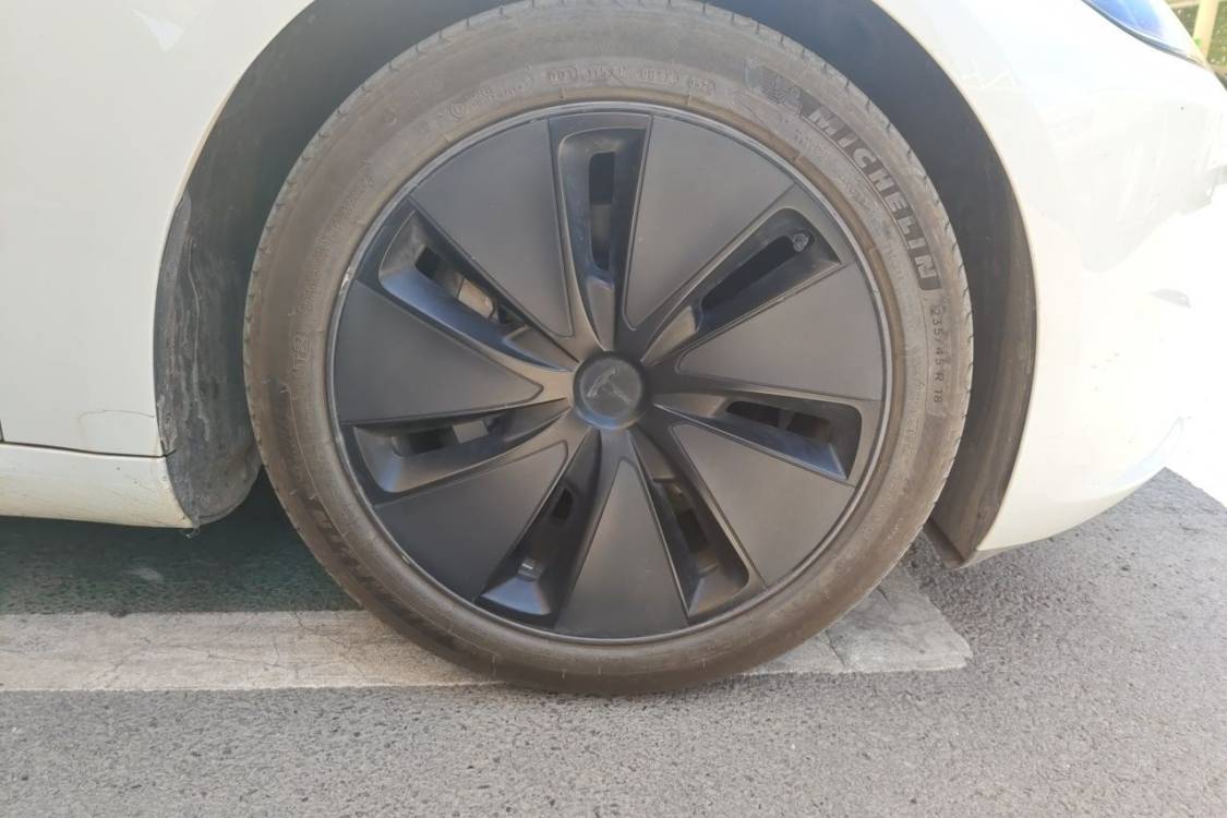 Tesla Model 3 2024 #9 Tesla Model 3 2024 car image #9