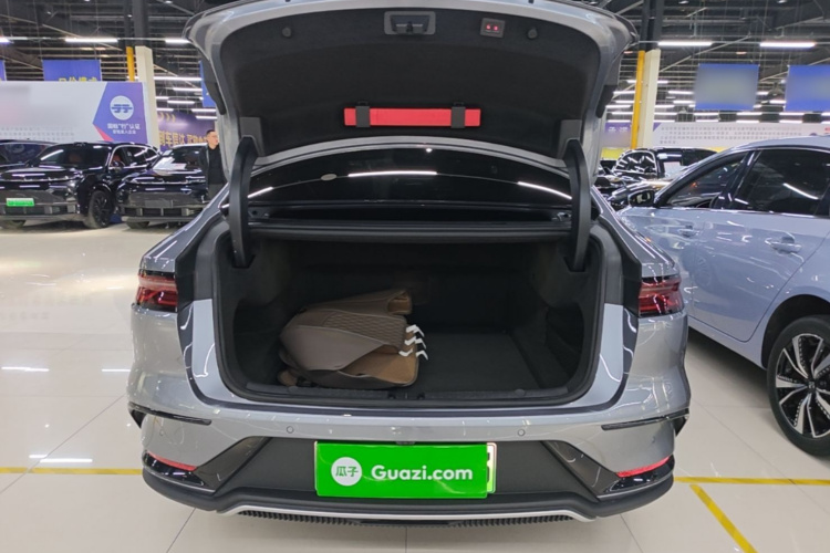 BYD Han 2023 car image #21