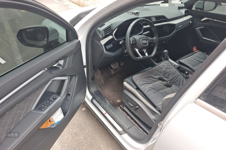 Audi Q3 2025 immagine di auto #18