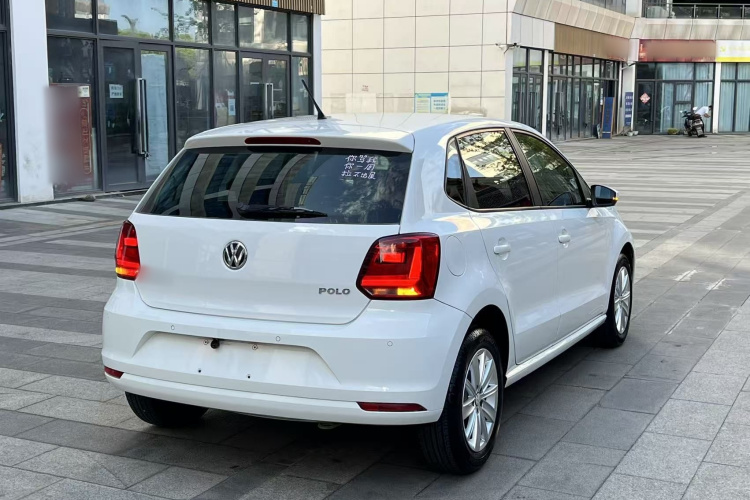 Volkswagen Polo 2016 car image #7