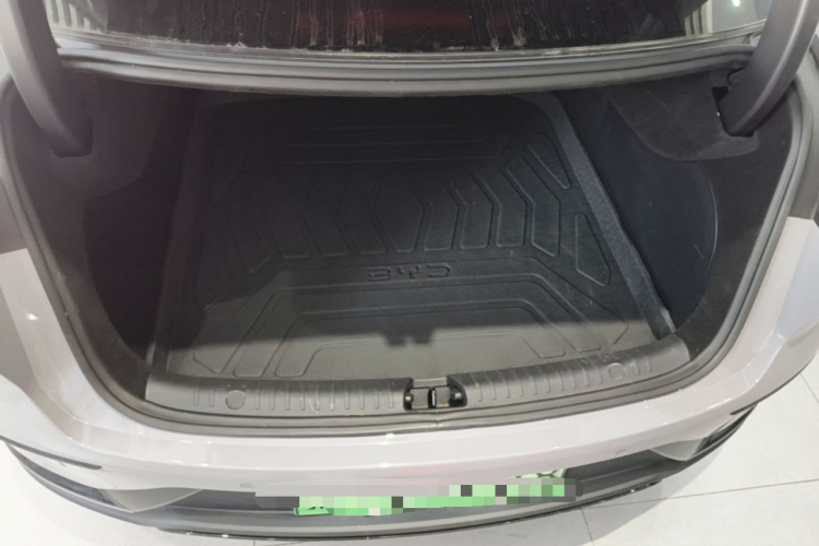 BYD Han 2025 car image #19