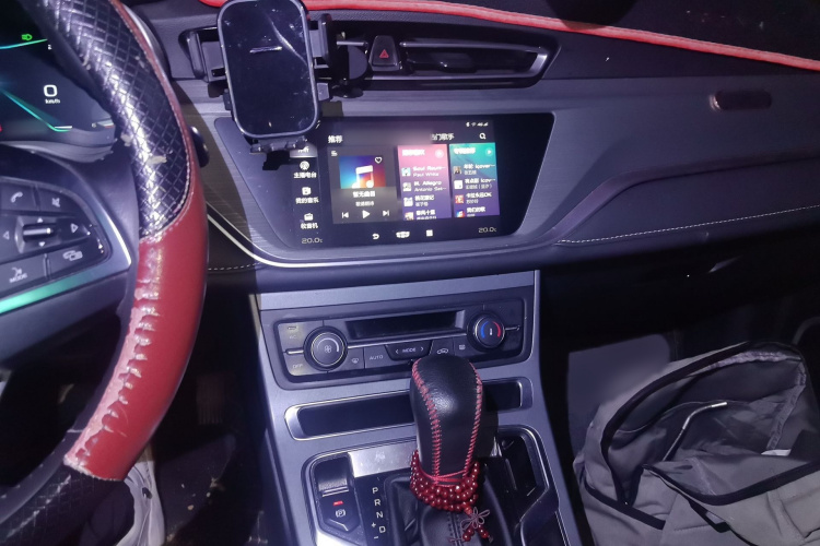 GEELY Emgrand 2021 car image #17
