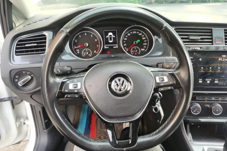 Volkswagen Golf 2020 #15 Volkswagen Golf 2020 car image #15