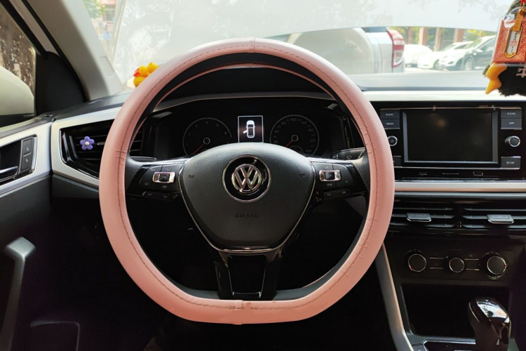 Volkswagen Polo 2020 صورة سيارة #11