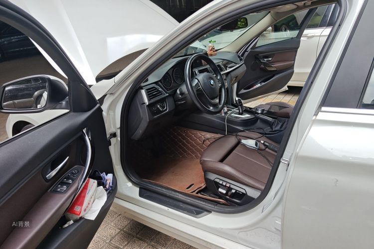BMW 3 Series 2019 car image #18