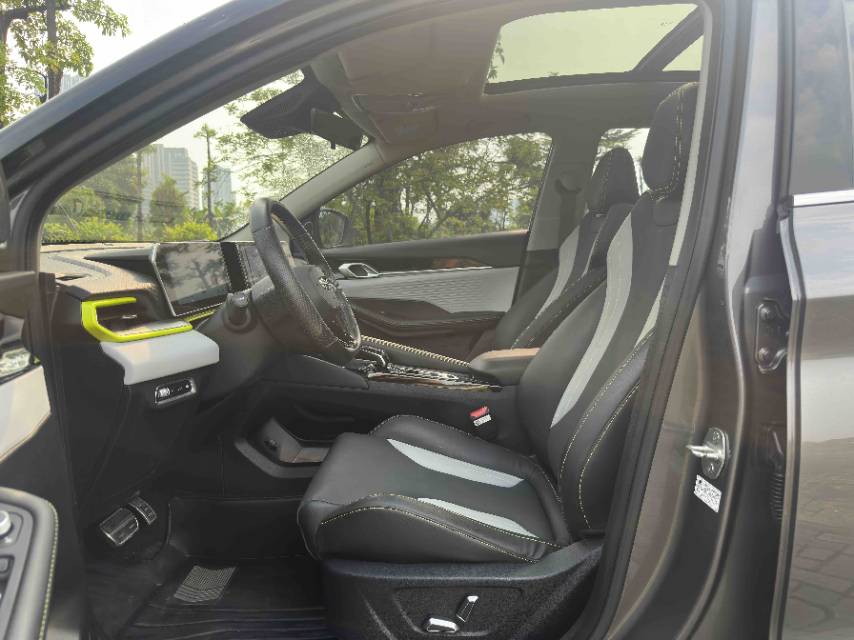 GEELY Coolray 2022 imagen de coche #8