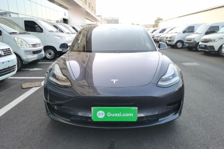 Tesla Model 3 2020 car image #3