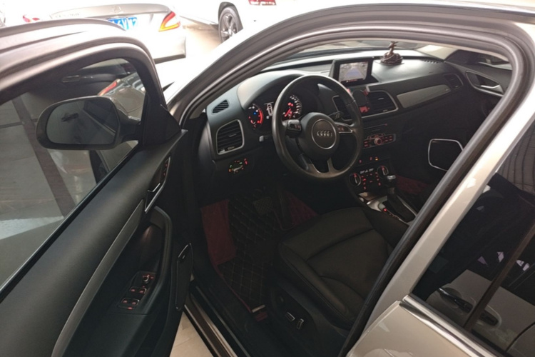 Audi Q3 2019 #16 Audi Q3 2019 car image #16