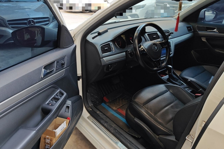 Volkswagen Lavida 2015 car image #9