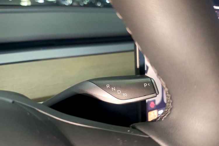 Tesla Model Y 2023 immagine di auto #14