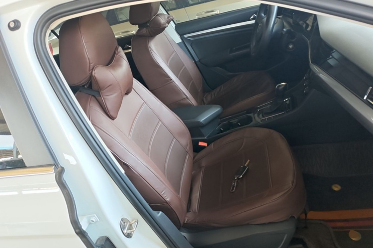 Volkswagen Bora 2022 car image #24