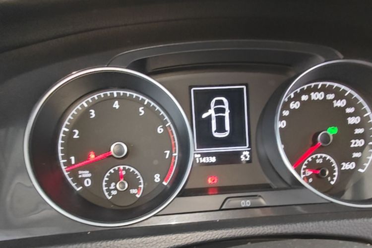 Volkswagen Golf 2019 car image #12