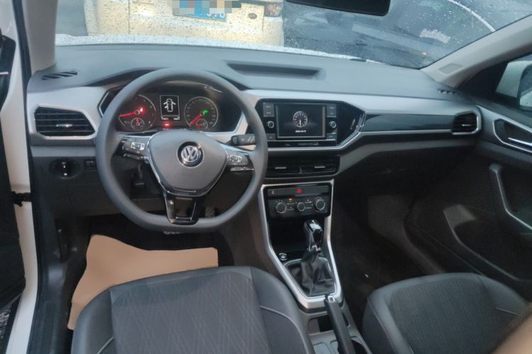 Volkswagen T-Cross 2020 изображение автомобиля #11