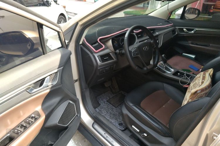 GEELY Emgrand GS 2017 car image #18