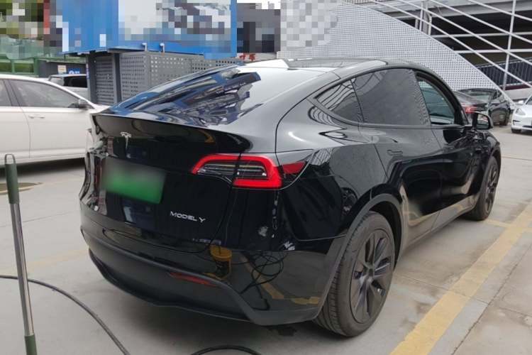 Tesla Model Y 2022 #7 Tesla Model Y 2022 car image #7