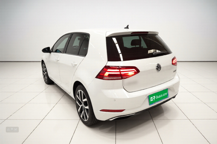 Volkswagen Golf 2020 car image #5