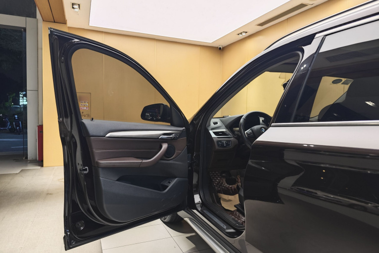 BMW X1 2018 car image #11