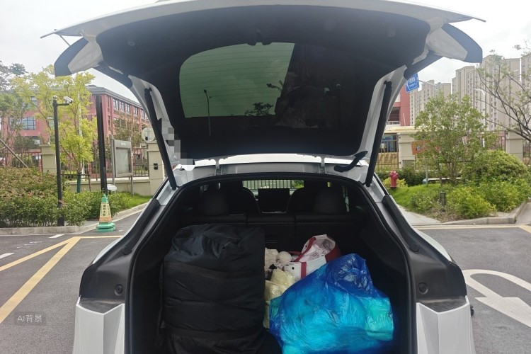 Tesla Model Y 2026 car image #21