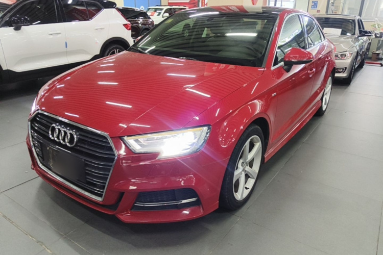 Audi A3 2018 car image #2