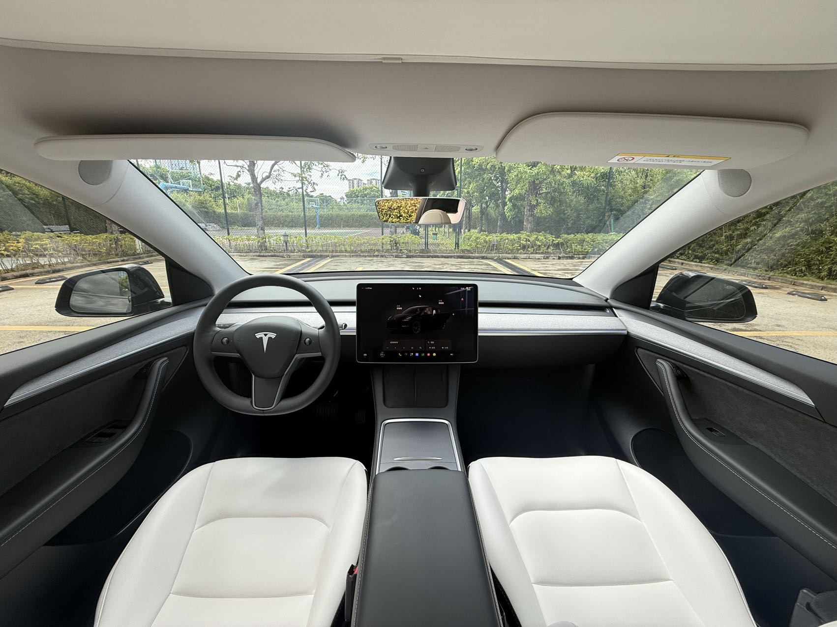 Tesla Model Y 2024 #7 Tesla Model Y 2024 car image #7