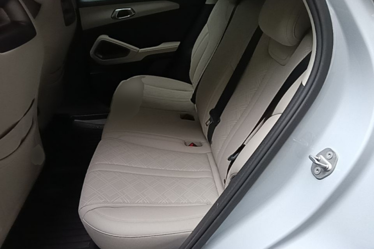 BYD YuanUP 2024 #13 BYD YuanUP 2024 car image #13