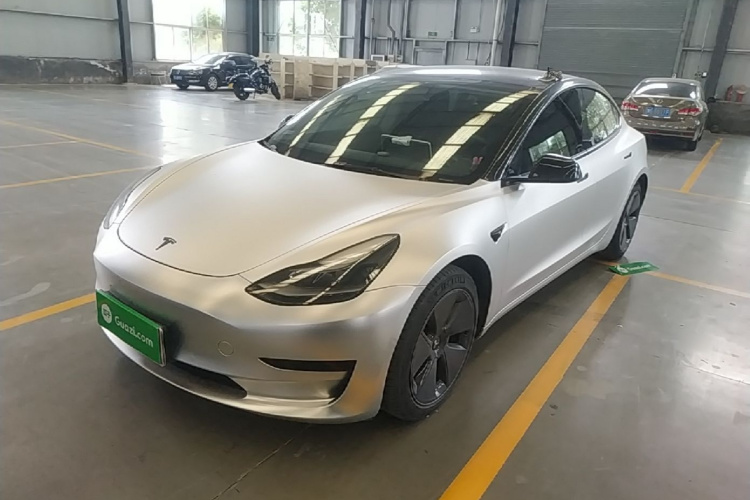 Tesla Model 3 2021 car image #2